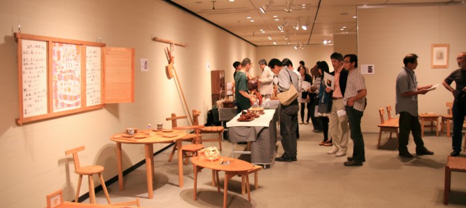 「木の家具 40 人展 2015」　出展者募集します。